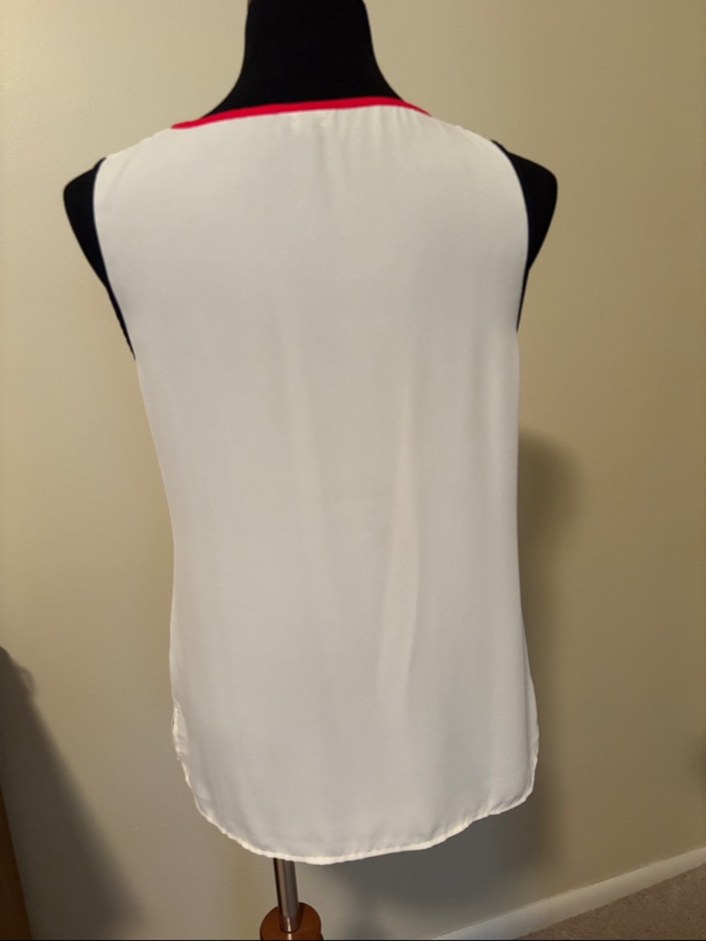 Talbots White Sleeveless Camisole with Red Neck Trim and Black sleeve and Tie - Picture 4 of 4